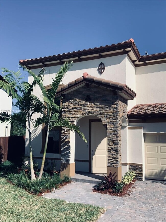 Building Photo - 157 NE 27th Terrace