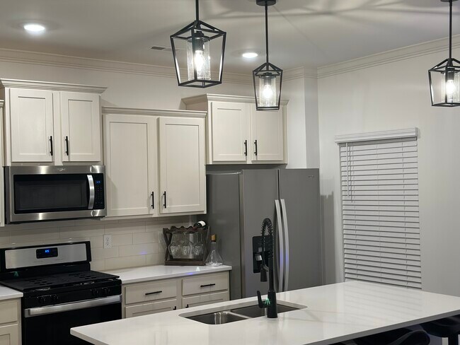 Building Photo - 508 Rock Terrace Dr
