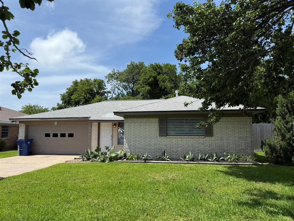 Foto principal - 2802 8th St N