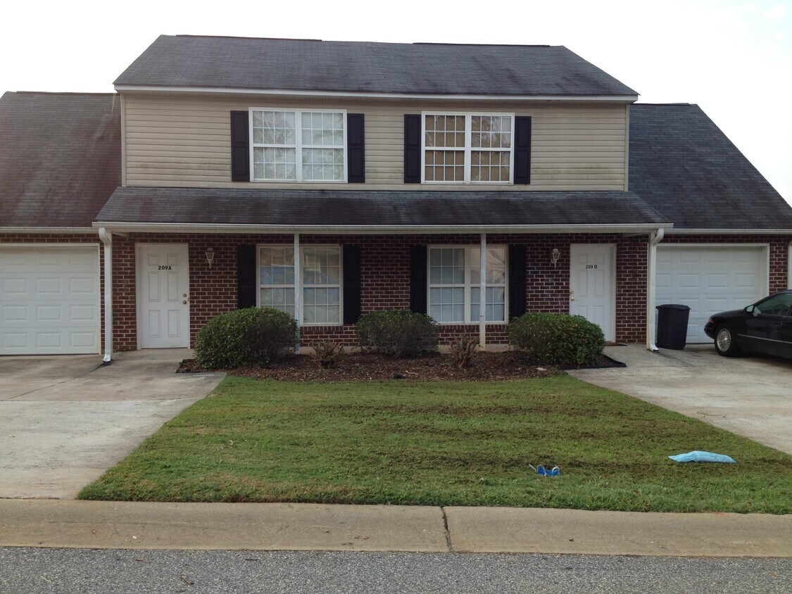 209 Springfield Cir, Easley, SC 29642 Townhome Rentals in Easley SC