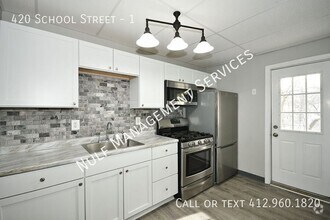 Building Photo - 420 School St