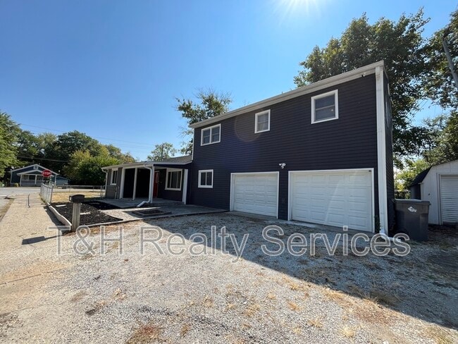 Building Photo - 5971 E Shimer Ave