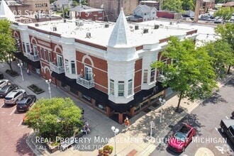 Building Photo - 403 State St