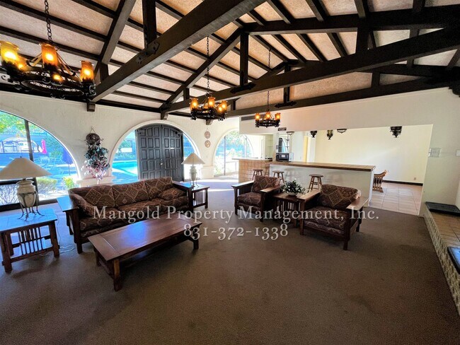 Foto del edificio - Spacious 1-Bed, 1-Bath Condo Located At Oc...