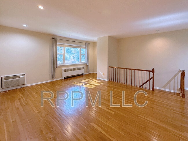 Building Photo - 24 Wedgewood Dr