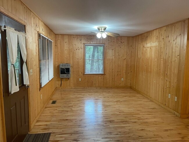 Photo - Charming Cabin House