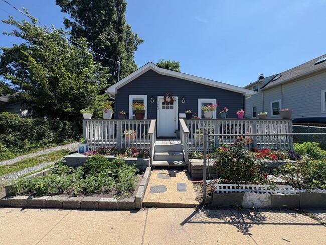 Foto del edificio - 1602 Heck Ave