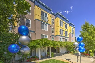 Building Photo - Sir Gallahad Apartment Homes