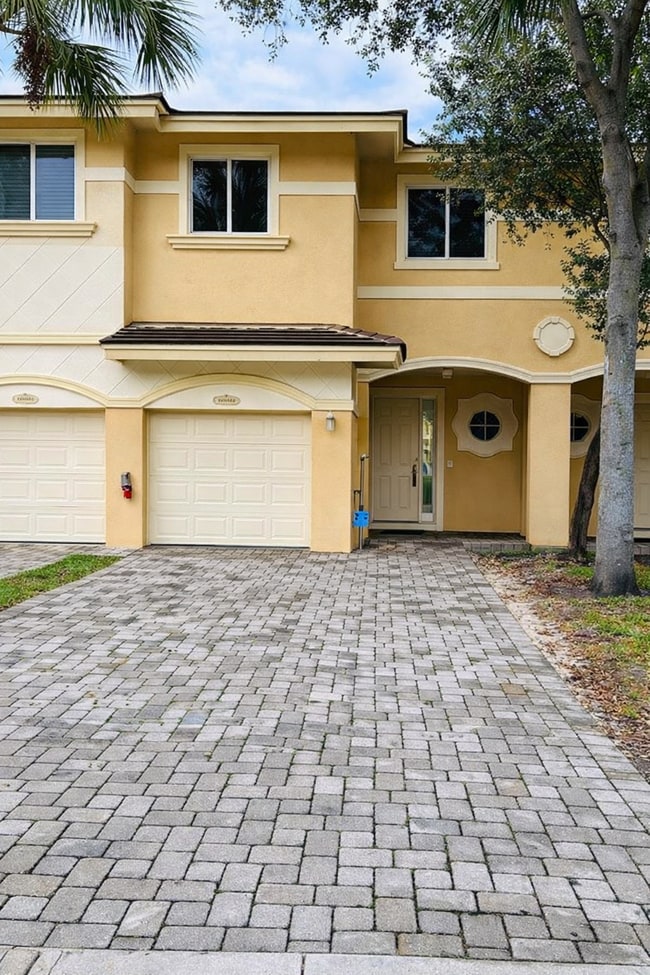 Building Photo - 4390 Berkshire Wharf Dr