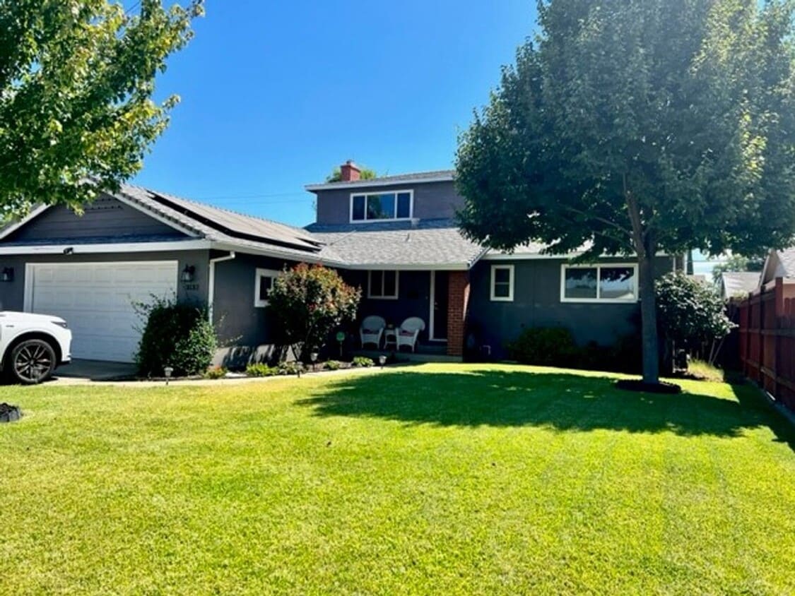 Available Now 4 Bedroom 2 bath home - Available Now  4 Bedroom 2 bath home