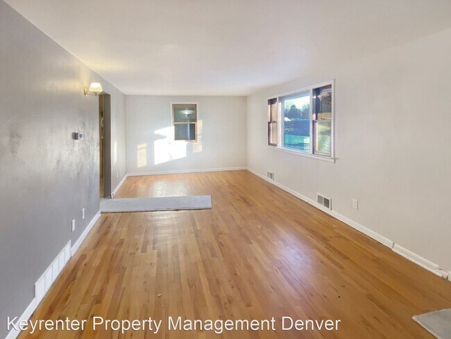 Building Photo - 3 br, 1 bath House - 1436 Warren Ave