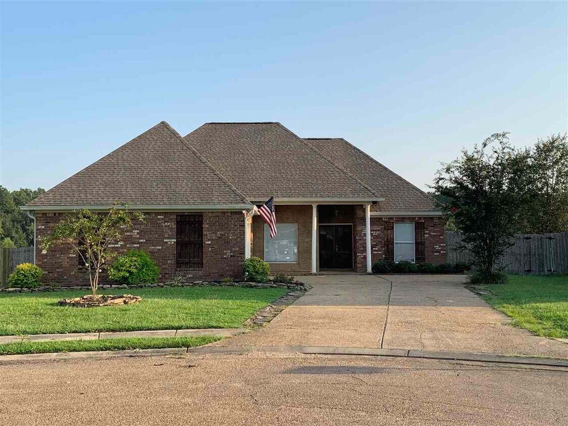 334 Red Cedar Dr, Brandon, MS 39047 House Rental in Brandon, MS
