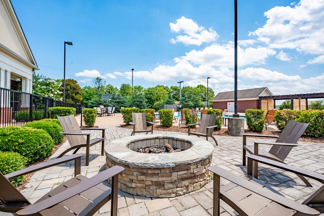Outdoor Firepit - Almaville Apartment Homes
