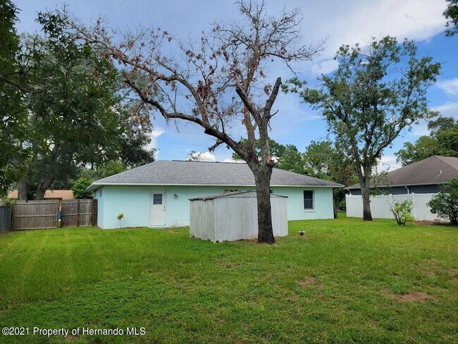 Foto del edificio - 11152 Montcalm Rd