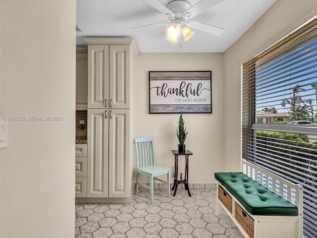 Foto del edificio - 13785 Flora Pl