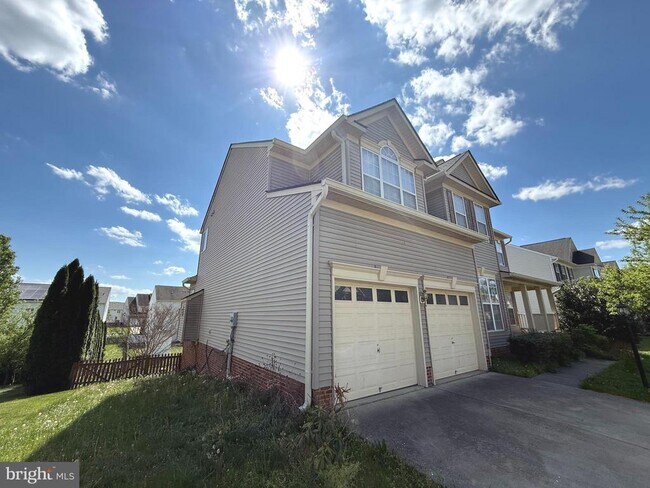 Foto del edificio - 332 Rubens Cir