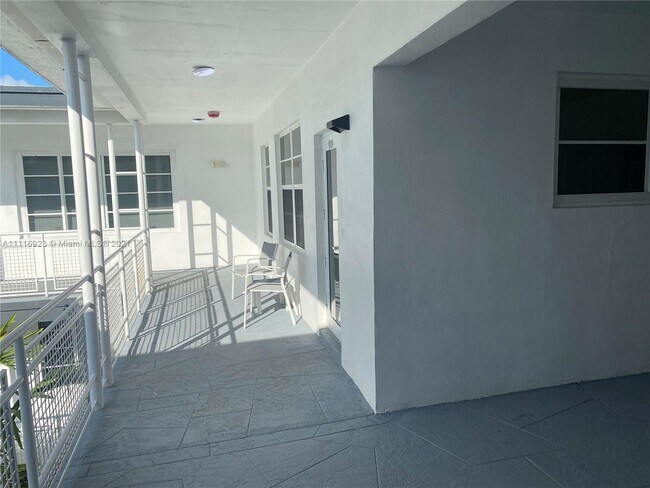 Foto del edificio - 960 Bay Dr