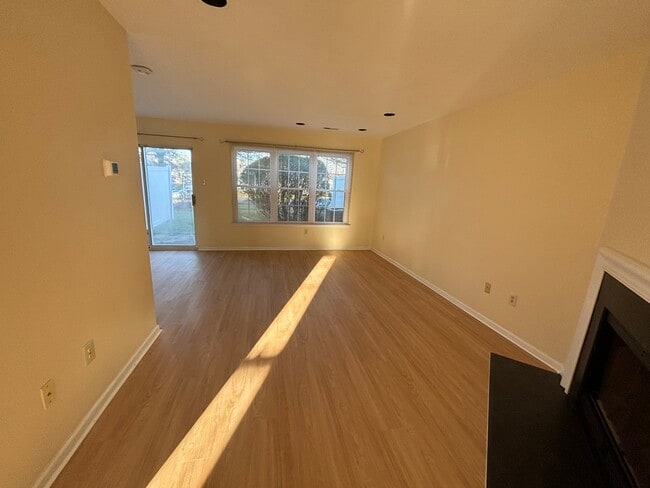 Building Photo - 1804 Sterling Rd