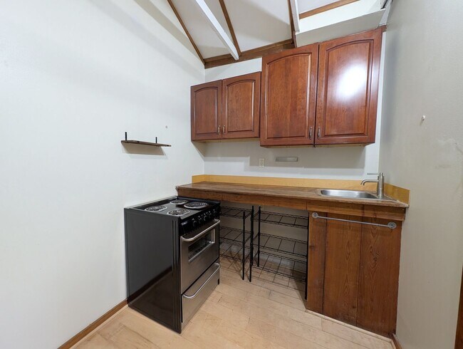 Foto del edificio - **$150 OFF 1ST MONTHS RENT + FREE APPLICATION FEE!!** Super Cute Studio on Capitol Highway!