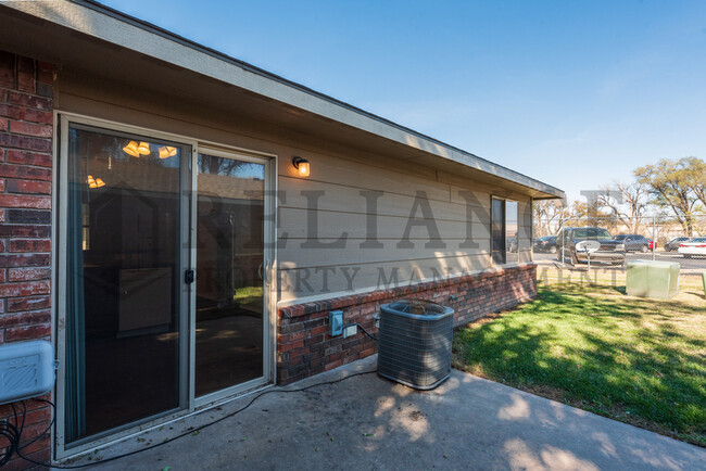 Foto del edificio - 4250 Newell St