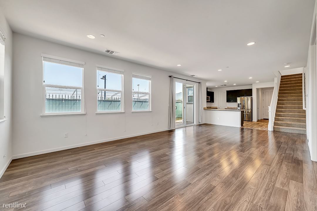 Foto principal - 4 br, 2.5 bath House - 60 Caspian Way