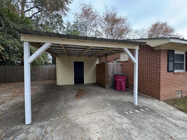 Building Photo - 33 Mitchell St