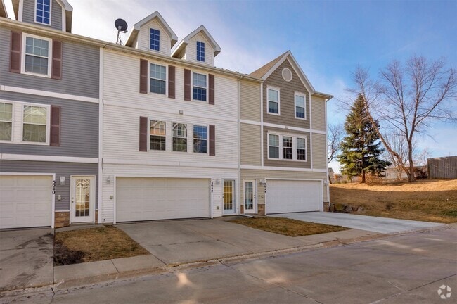 Building Photo - 1705 SW 32nd Ln