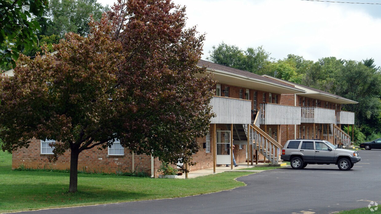 Foto del edificio - 109-111 Wildhurst Ave NE