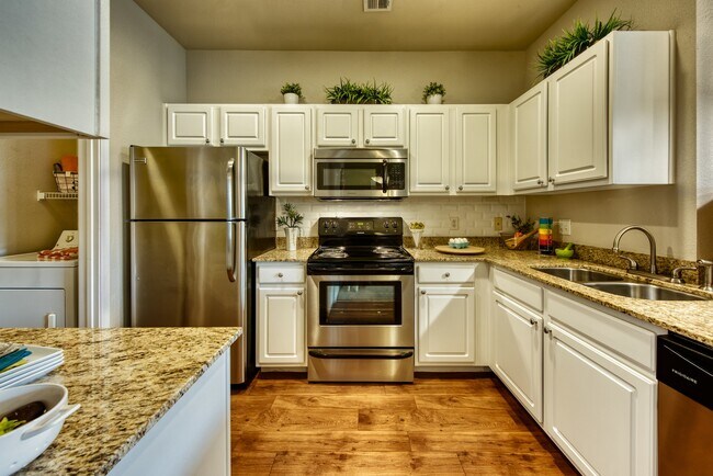 Foto del edificio - Stonebridge Ranch Apartments