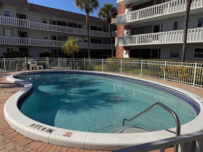 Foto del edificio - 1971 SE 5th Ct