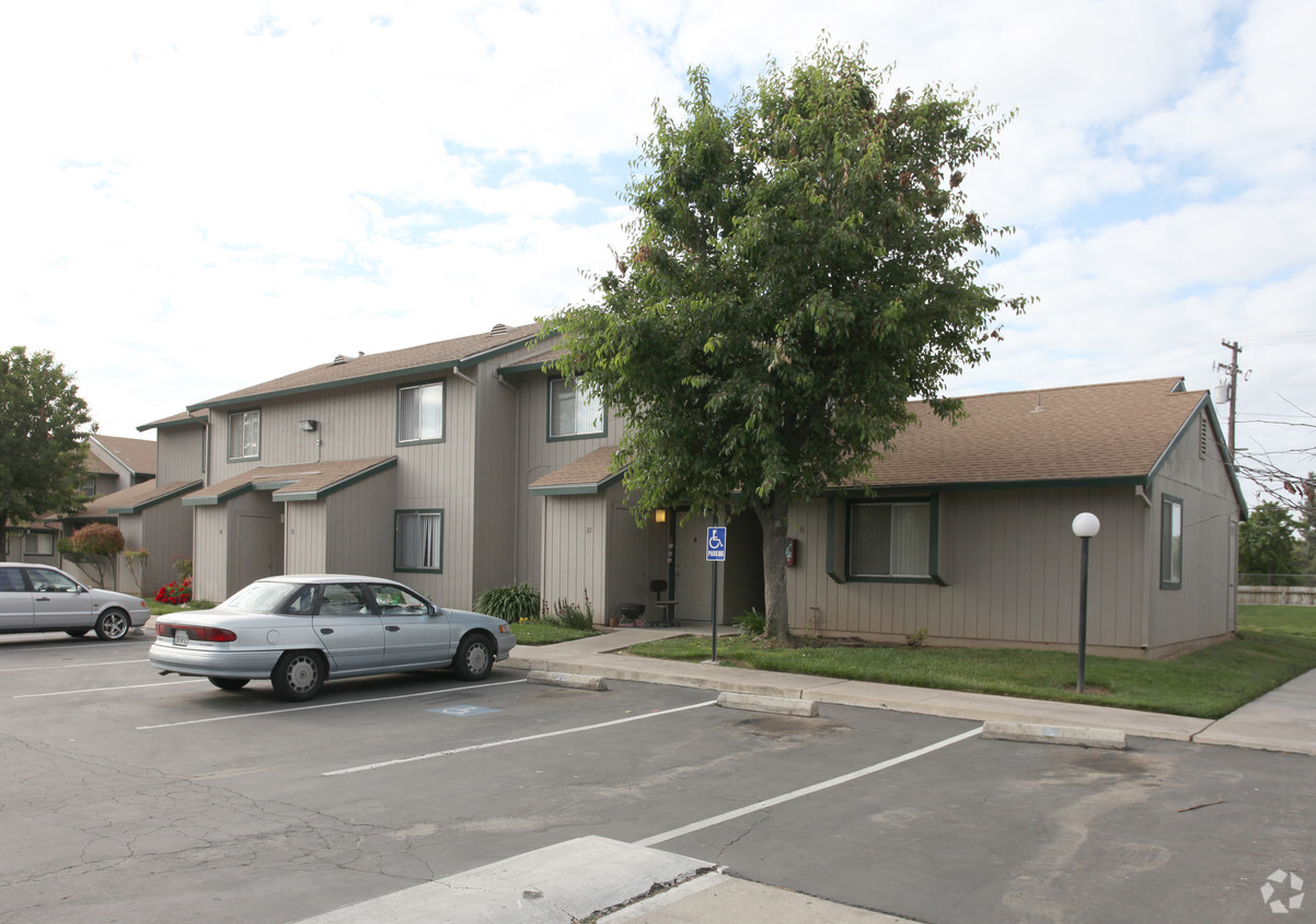 Building Photo - Exeter Apartments