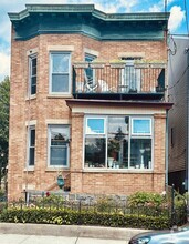 Building Photo - 22 46th St