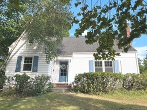 Building Photo - 14 Willow Bend
