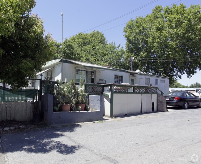Building Photo - West Sacramento Mobile Home Park