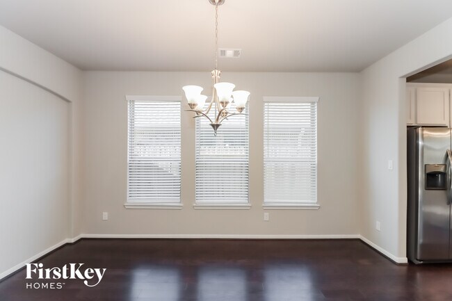 Building Photo - 723 Chestnut Cove Ln