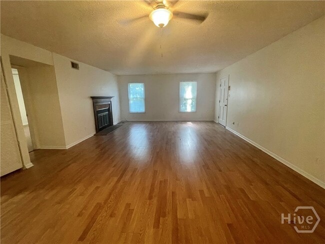 Building Photo - 5 Cromwell Pl