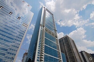 Building Photo - 340 E Randolph St