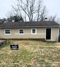 Building Photo - 4208 Vermont Ave NW