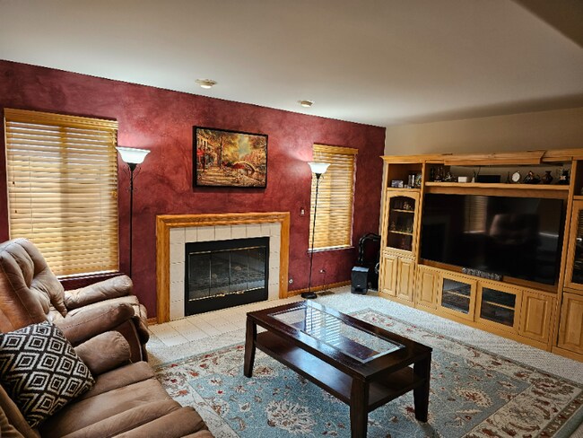 Building Photo - 794 Meadowridge Dr