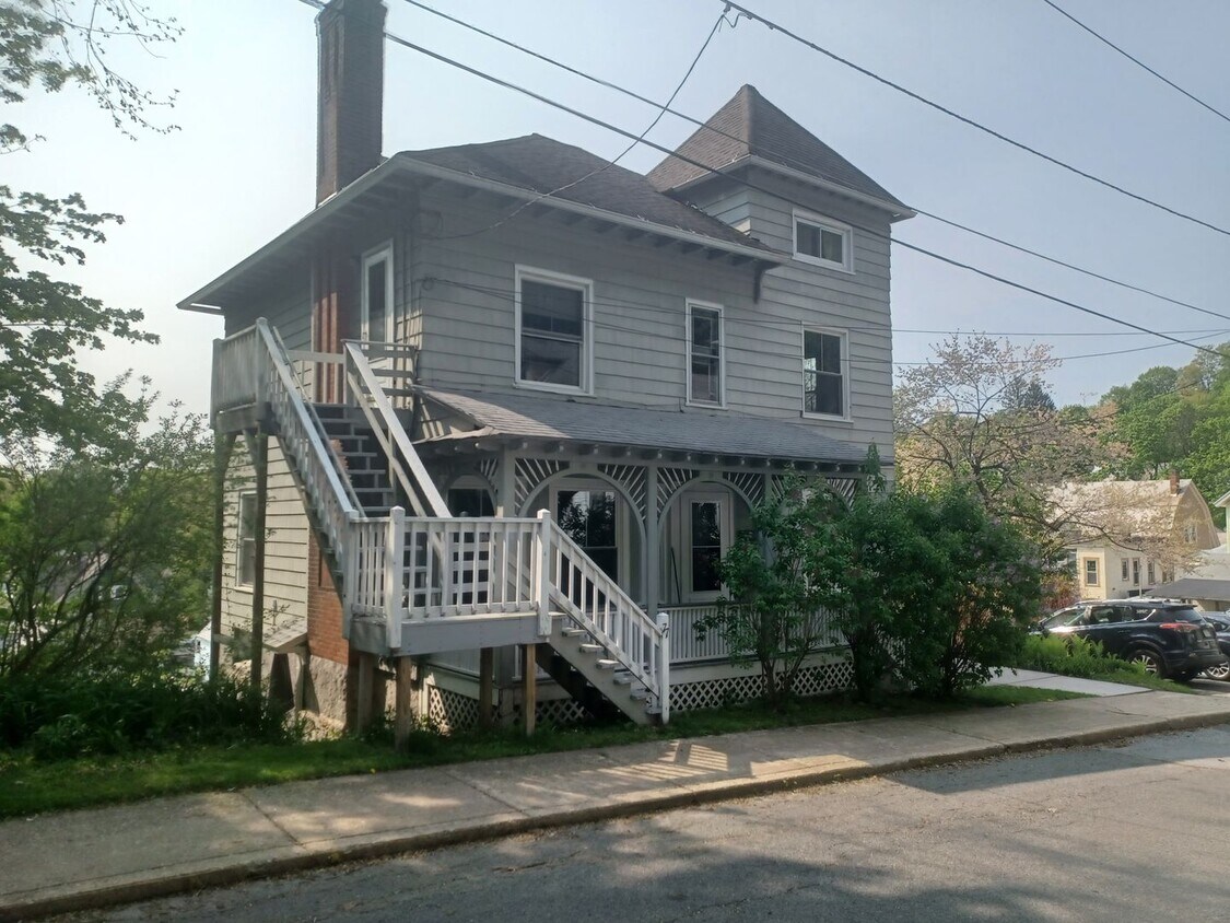 77 Yale St Unit Apt 1, North Adams, MA 01247 Room for Rent in North