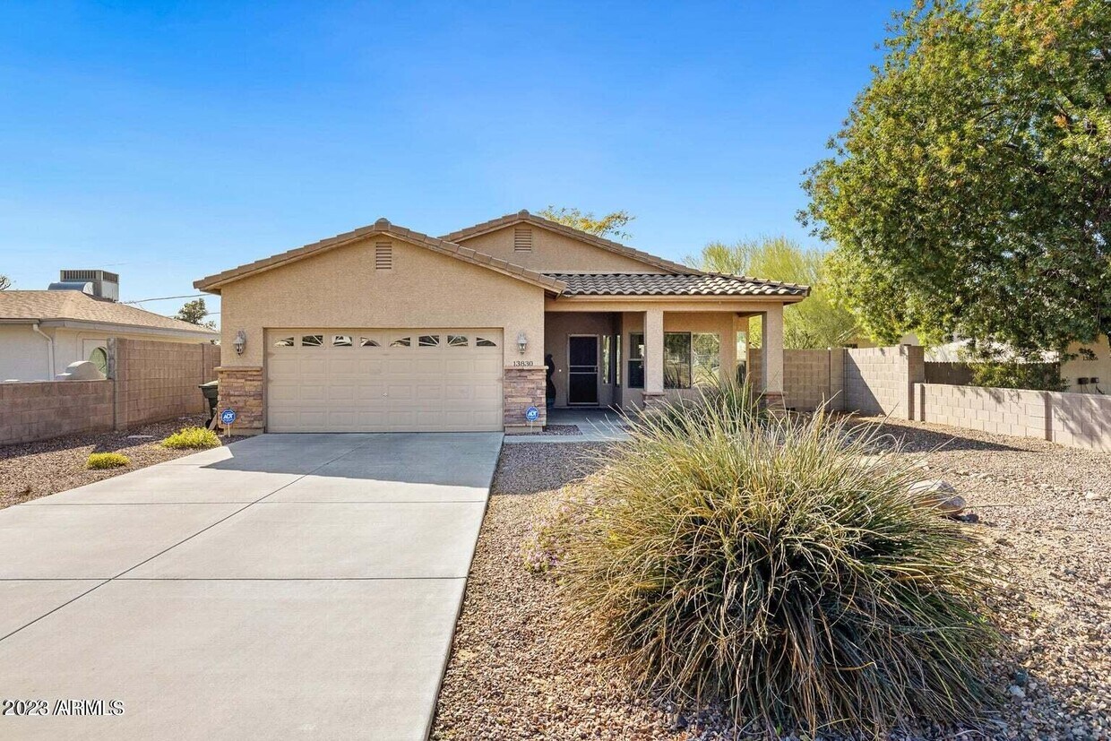 Primary Photo - 13830 N 11th Pl