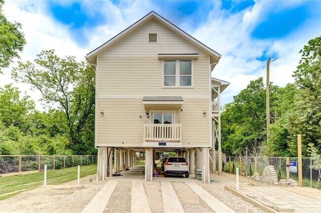 Building Photo - 5621 Harvard St