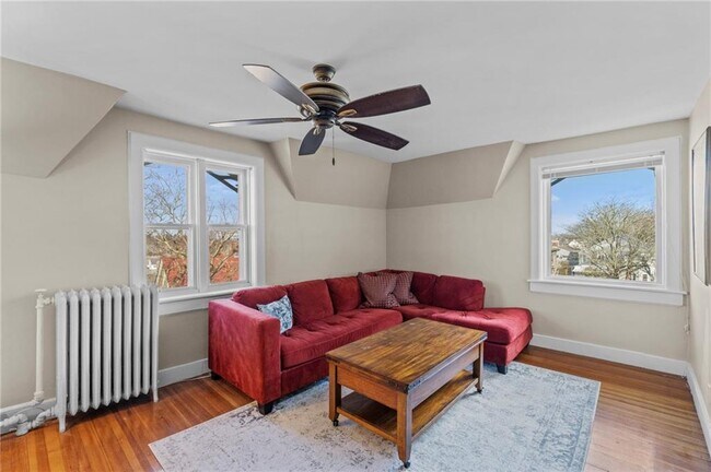 Foto del edificio - 569 Spring St