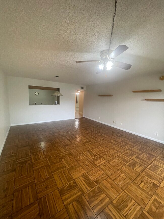 Foto del edificio - 2073 Coral Ridge Dr
