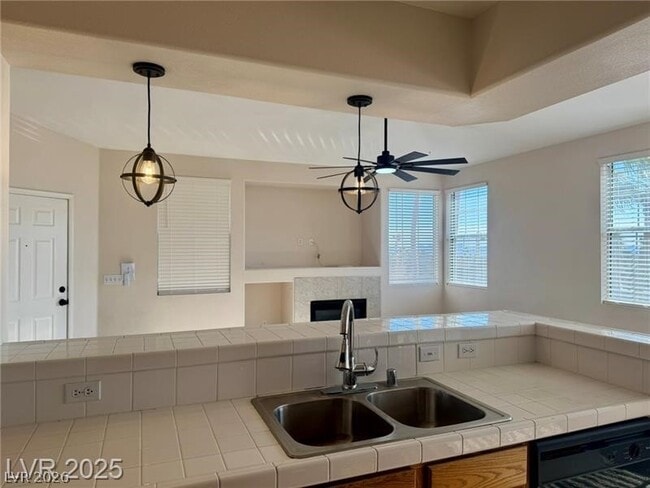 Foto del edificio - 9901 Trailwood Dr