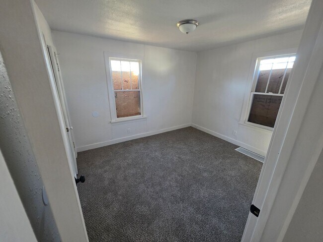 Foto del edificio - LIMITED TIME**NO APPLICATION FEE**1/2 OFF DEPOSIT**