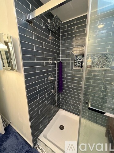 Foto principal - 2140 Loth St