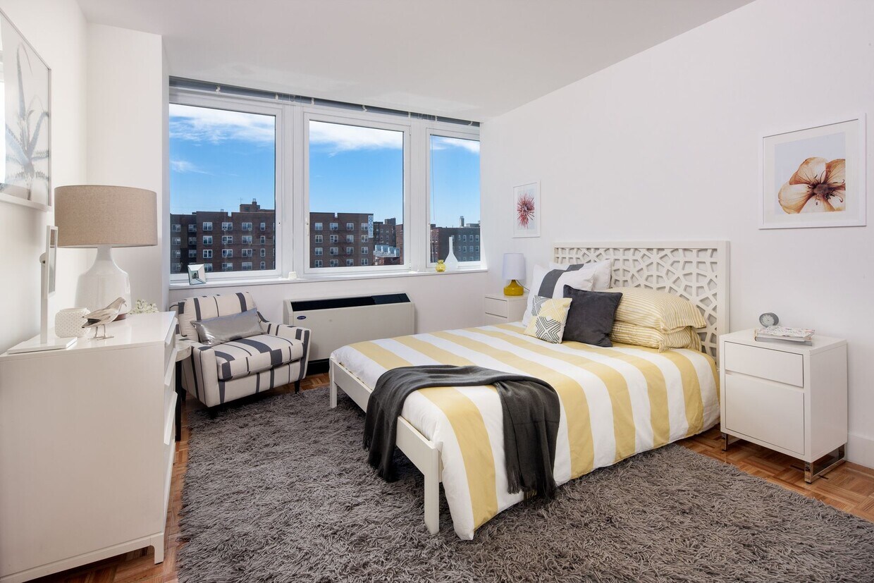 Foto principal - 97-45 Queens Blvd