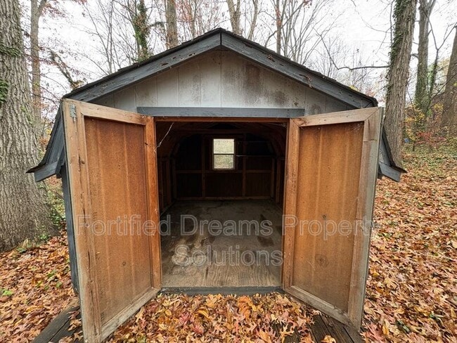 Foto del edificio - 5265 Country Club Rd