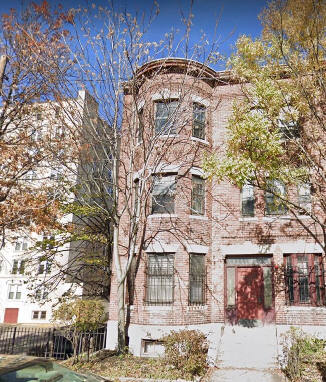 Building Photo - 533 Newbury St